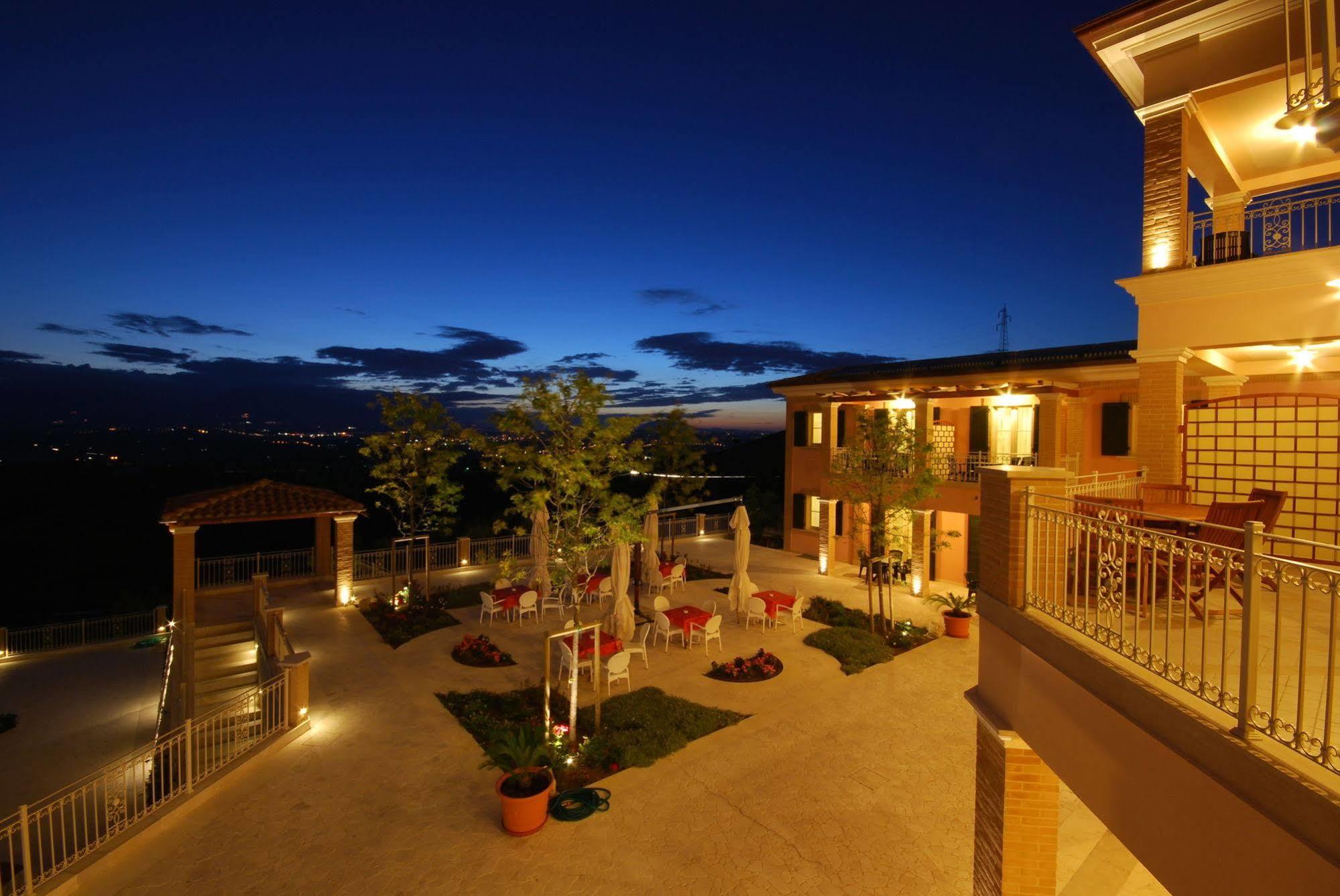 Incantea Resort Tortoreto Exterior foto